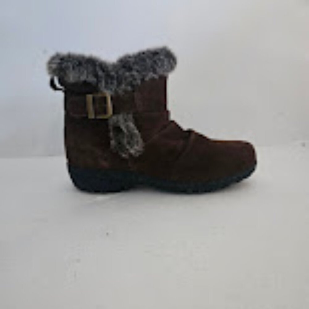Khombu Women’s Lindsey Suede Faux Fur Winter Boots Size 8